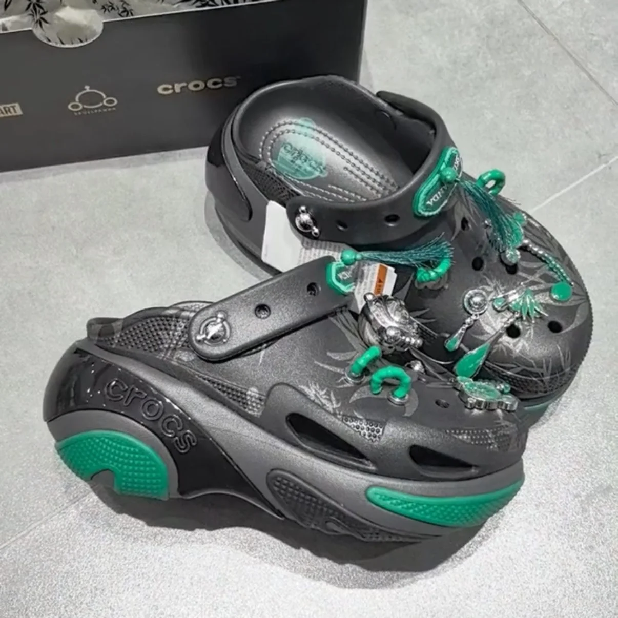 Crocs x Skullpanda Collab